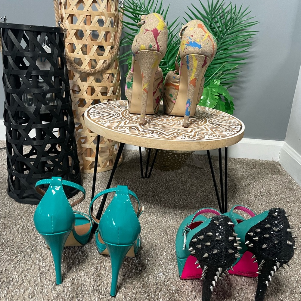 Calling all shoe addicts who wear an 8!